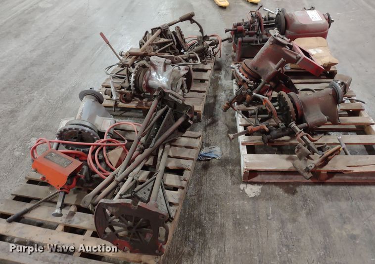 image for item DR8135 (6) Ridgid pipe threading machines