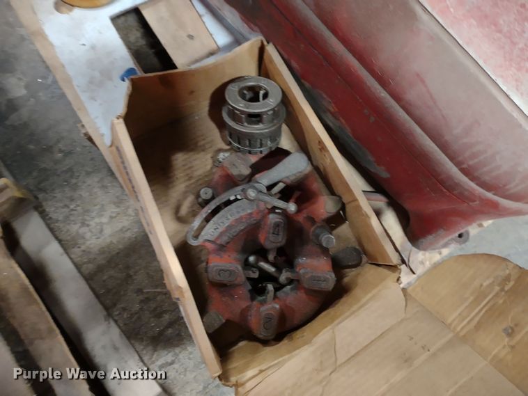 image for item DR8135 (6) Ridgid pipe threading machines