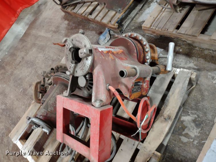 image for item DR8135 (6) Ridgid pipe threading machines