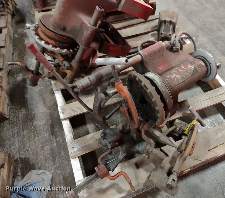 image for item DR8135 (6) Ridgid pipe threading machines