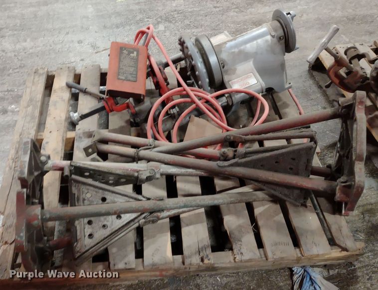 image for item DR8135 (6) Ridgid pipe threading machines