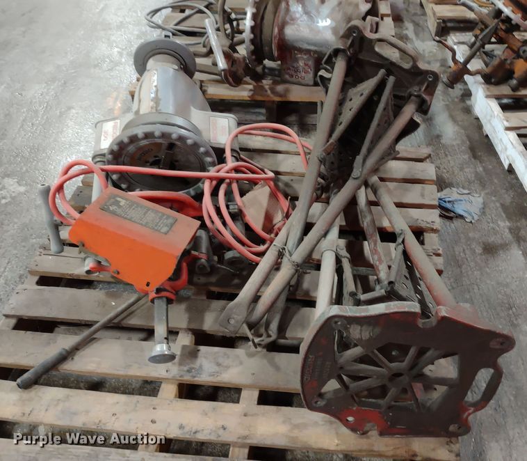 image for item DR8135 (6) Ridgid pipe threading machines