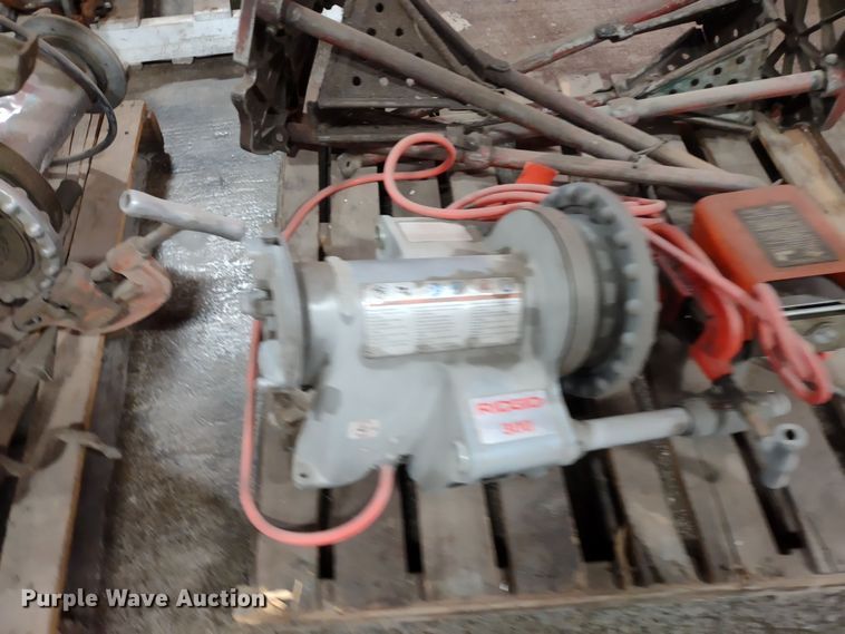 image for item DR8135 (6) Ridgid pipe threading machines