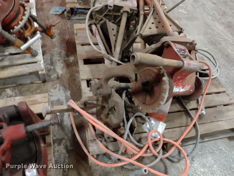 image for item DR8135 (6) Ridgid pipe threading machines