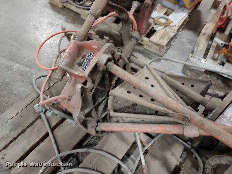 image for item DR8135 (6) Ridgid pipe threading machines