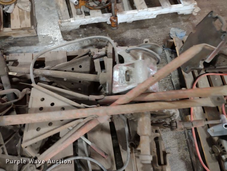 image for item DR8135 (6) Ridgid pipe threading machines