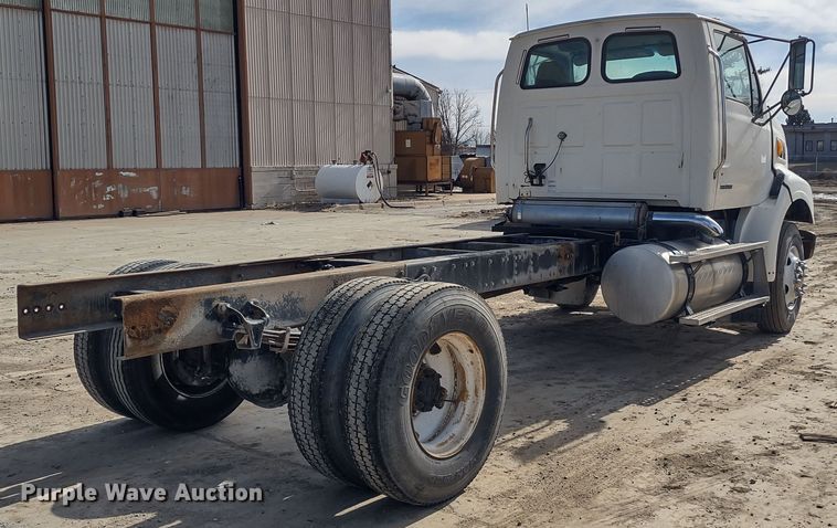 image for item DR8154 2005 Sterling L8500  truck cab and chassis