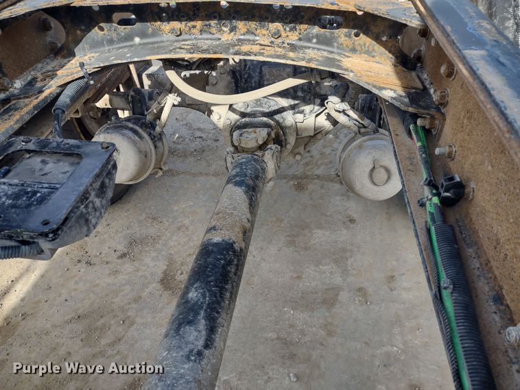 image for item DR8154 2005 Sterling L8500  truck cab and chassis