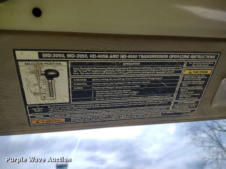 image for item DR8154 2005 Sterling L8500  truck cab and chassis