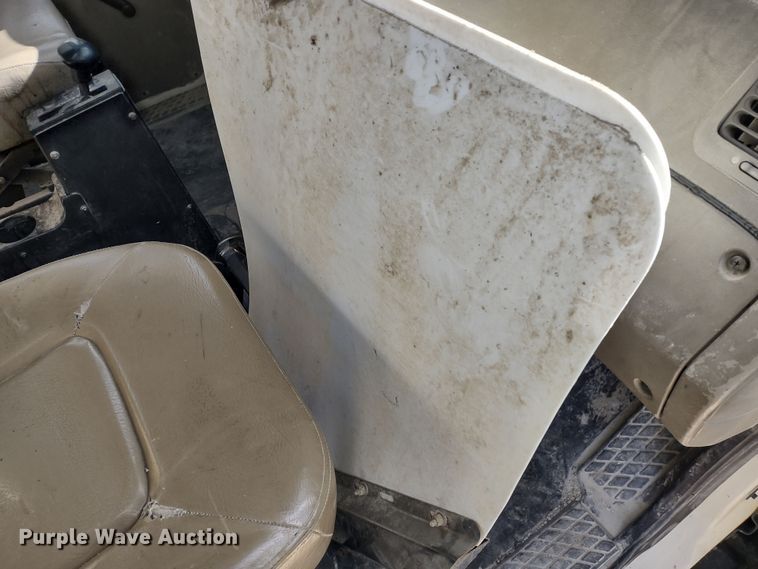 image for item DR8154 2005 Sterling L8500  truck cab and chassis