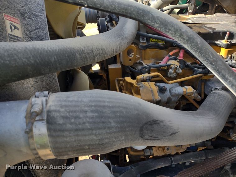 image for item DR8154 2005 Sterling L8500  truck cab and chassis