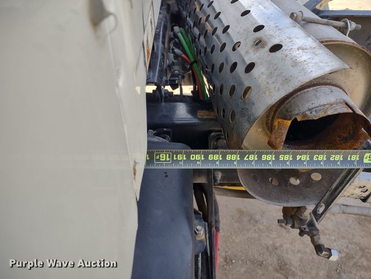 image for item DR8154 2005 Sterling L8500  truck cab and chassis