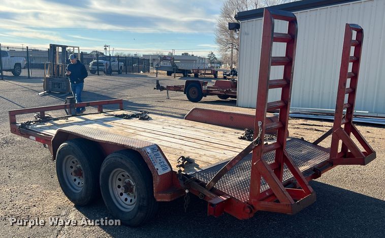 image for item DS2627 2002 Diamond T  utility trailer