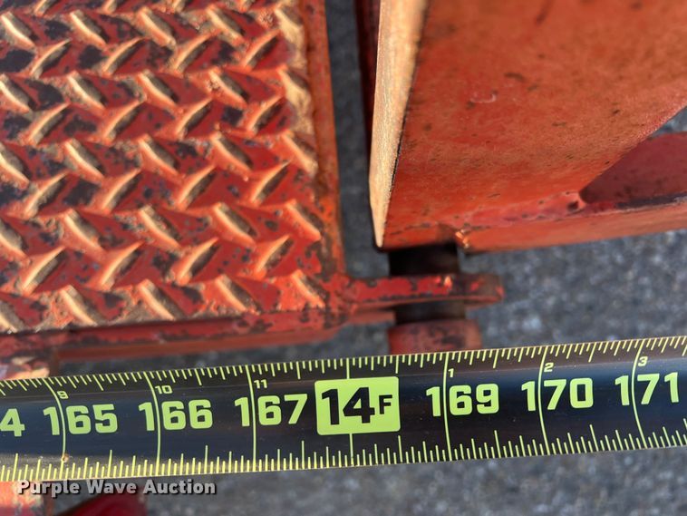 image for item DS2627 2002 Diamond T  utility trailer