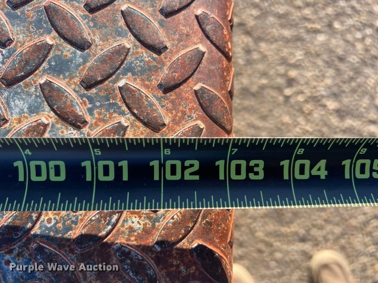 image for item DS2627 2002 Diamond T  utility trailer