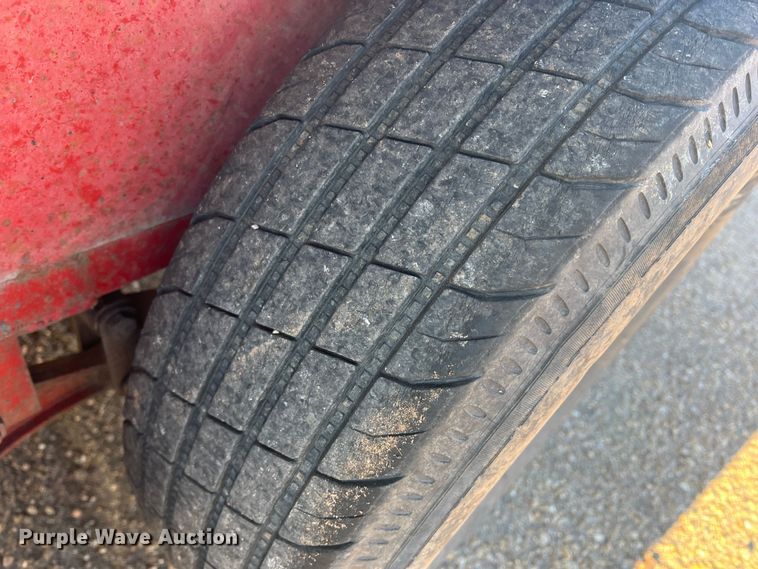 image for item DS2627 2002 Diamond T  utility trailer