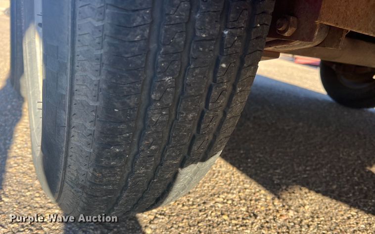 image for item DS2627 2002 Diamond T  utility trailer