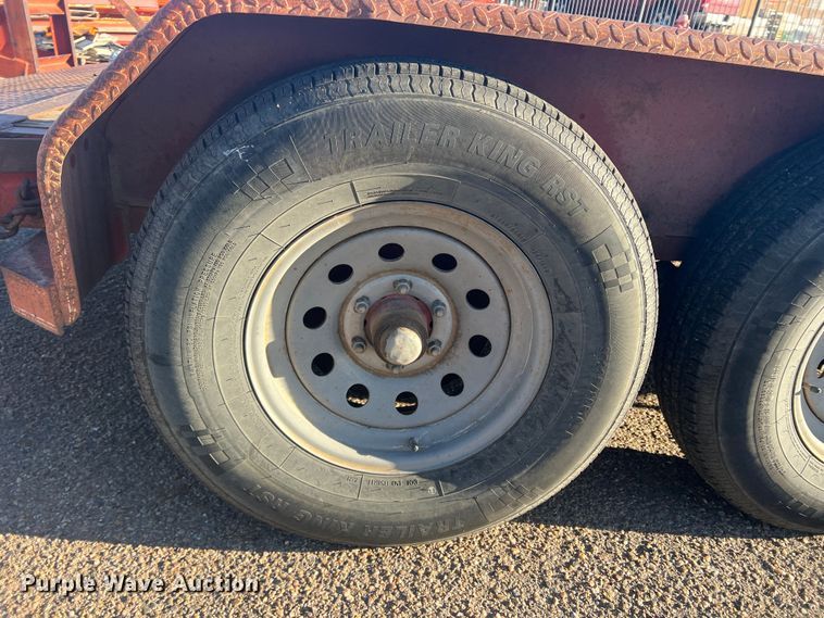 image for item DS2627 2002 Diamond T  utility trailer