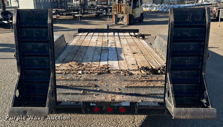 image for item DS2634 2008 Diamond C  utility trailer