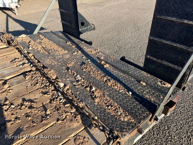 image for item DS2634 2008 Diamond C  utility trailer