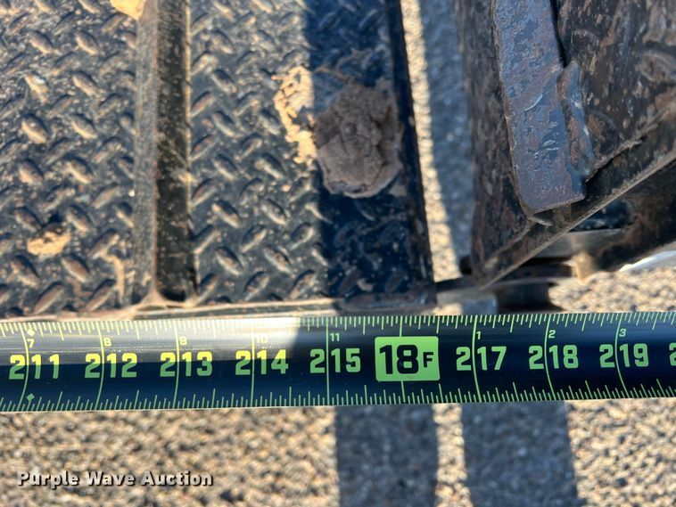 image for item DS2634 2008 Diamond C  utility trailer