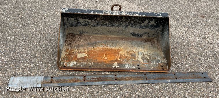 image for item DS2635 Skid steer bucket