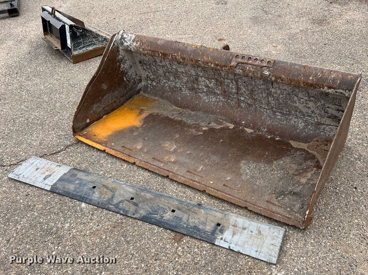 image for item DS2636 Skid steer bucket