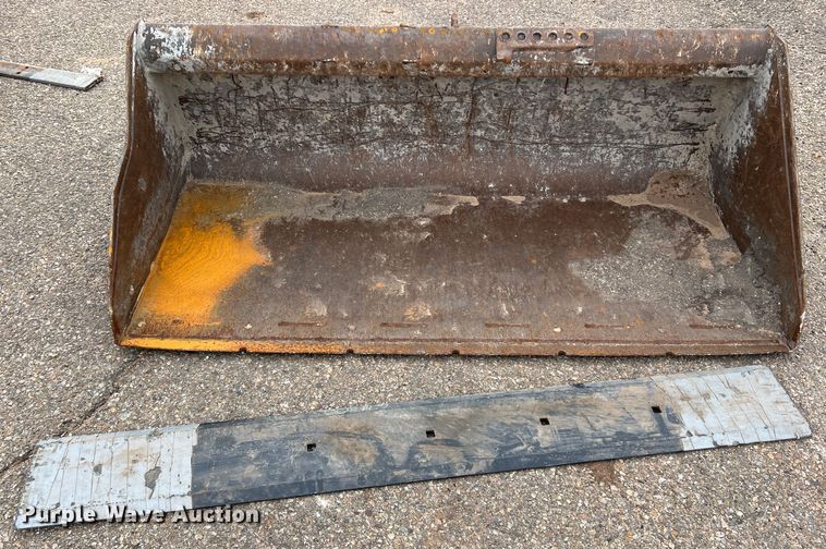 image for item DS2636 Skid steer bucket