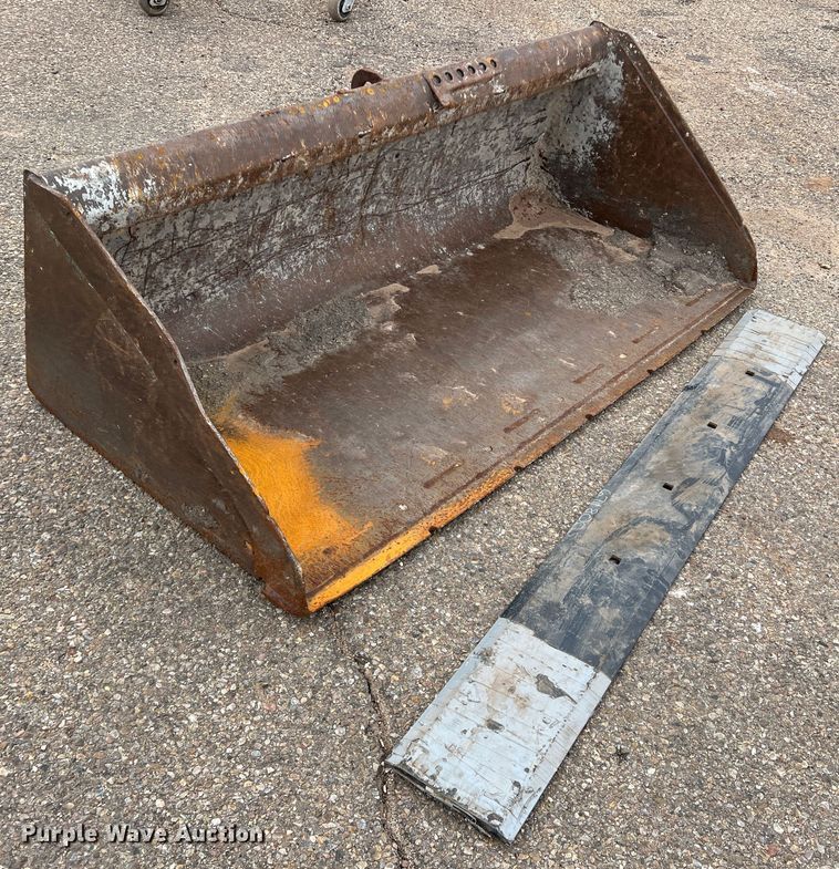 image for item DS2636 Skid steer bucket