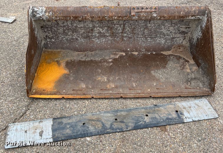 image for item DS2636 Skid steer bucket