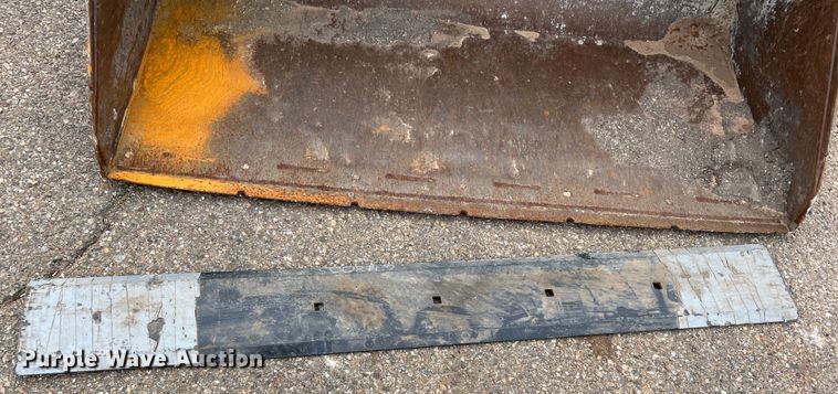 image for item DS2636 Skid steer bucket