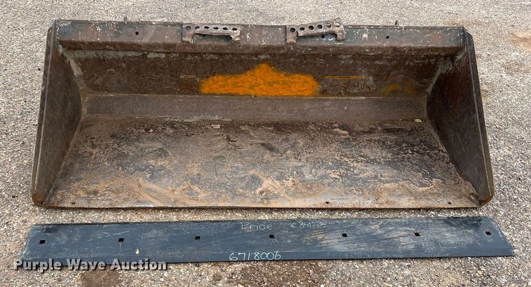 image for item DS2637 Skid steer bucket