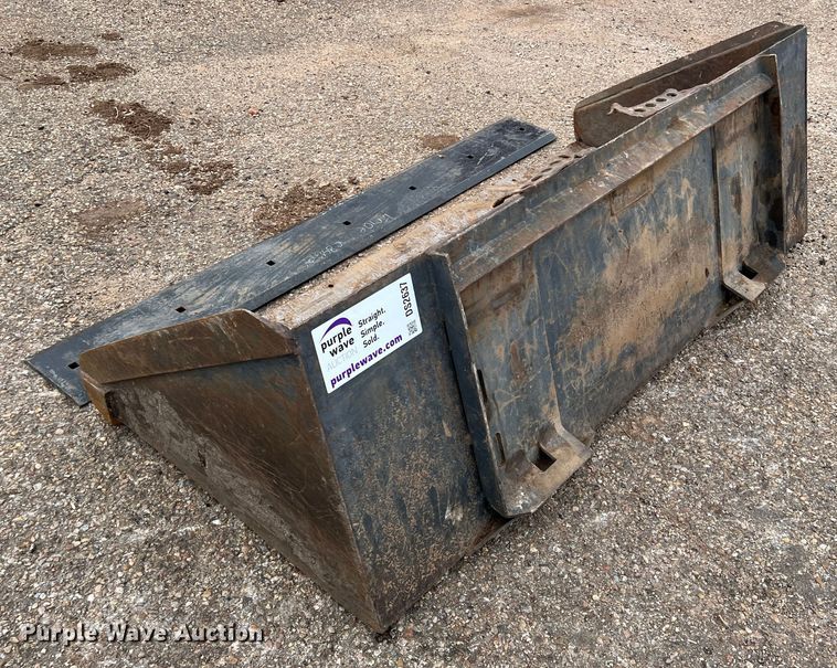 image for item DS2637 Skid steer bucket