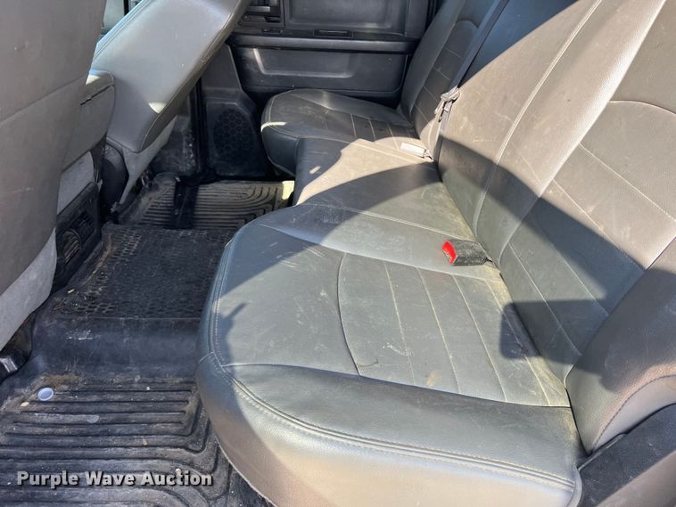 image for item DS2641 2014 Dodge Ram 5500  Crew Cab flatbed truck