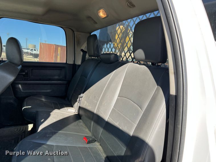 image for item DS2641 2014 Dodge Ram 5500  Crew Cab flatbed truck