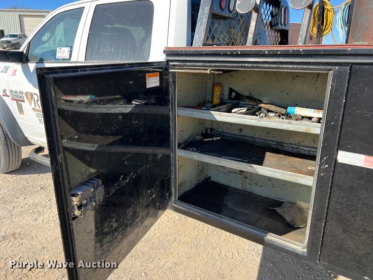 image for item DS2641 2014 Dodge Ram 5500  Crew Cab flatbed truck