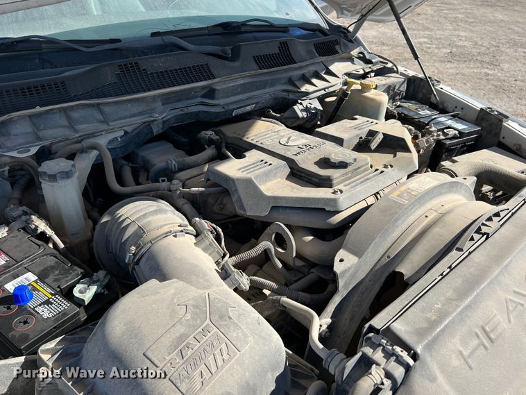 image for item DS2641 2014 Dodge Ram 5500  Crew Cab flatbed truck