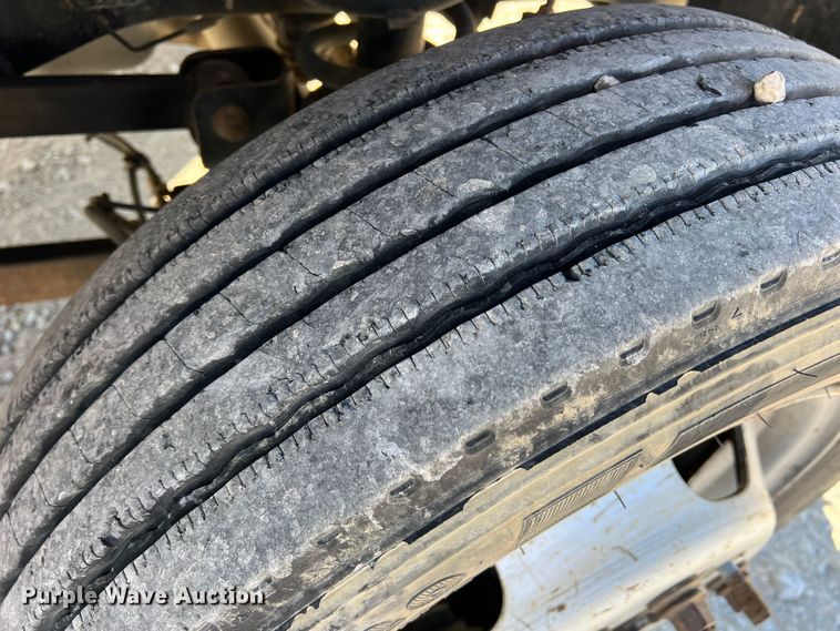 image for item DS2641 2014 Dodge Ram 5500  Crew Cab flatbed truck