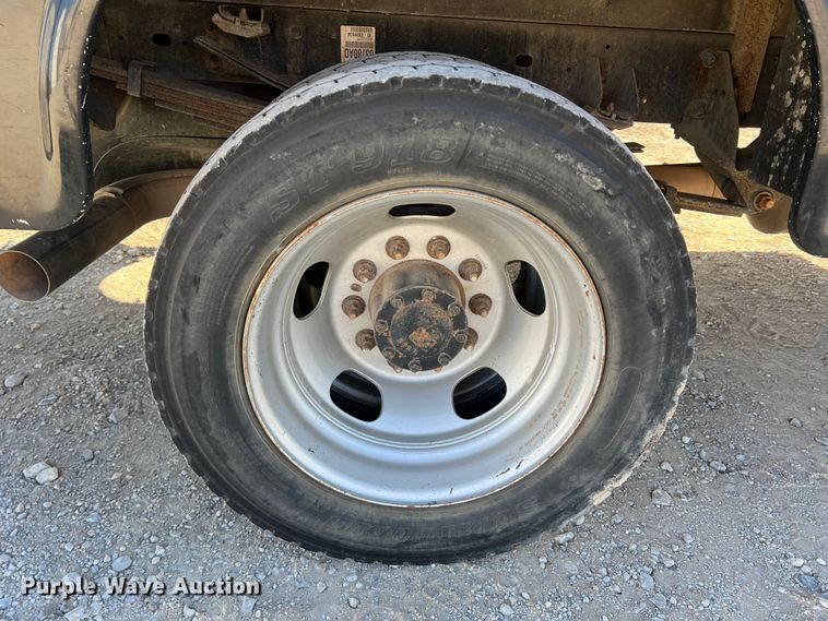 image for item DS2641 2014 Dodge Ram 5500  Crew Cab flatbed truck