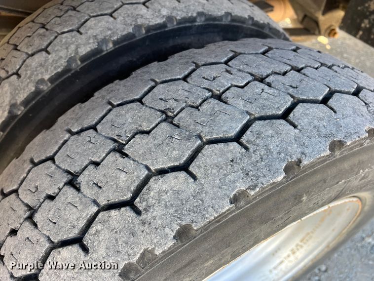 image for item DS2641 2014 Dodge Ram 5500  Crew Cab flatbed truck