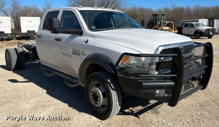 image for item DS2668 2015 Dodge Ram 5500HD  Crew Cab truck cab and chassis