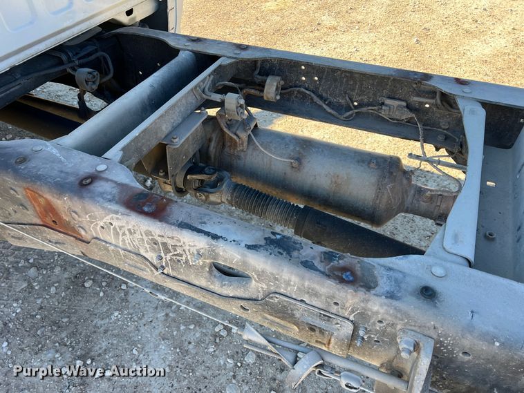 image for item DS2668 2015 Dodge Ram 5500HD  Crew Cab truck cab and chassis