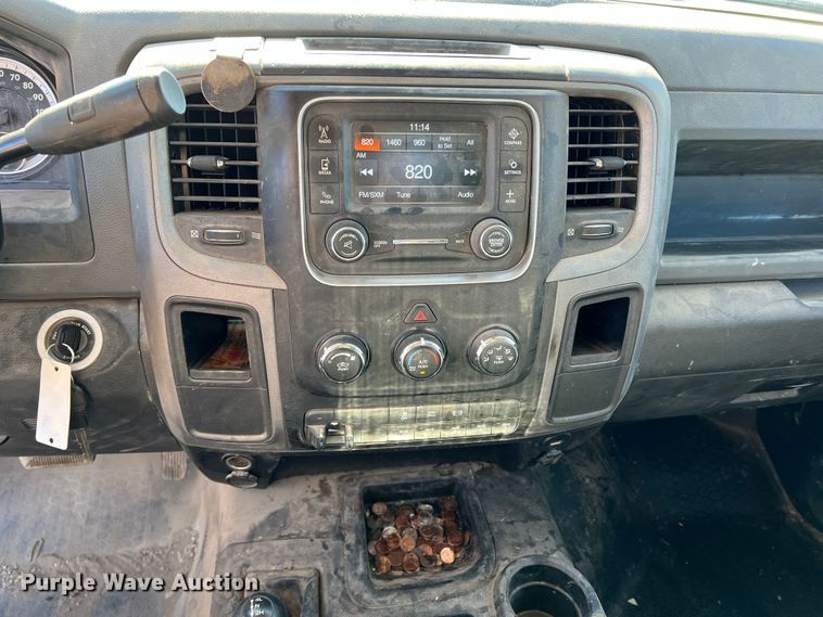 image for item DS2668 2015 Dodge Ram 5500HD  Crew Cab truck cab and chassis