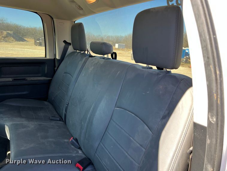 image for item DS2668 2015 Dodge Ram 5500HD  Crew Cab truck cab and chassis