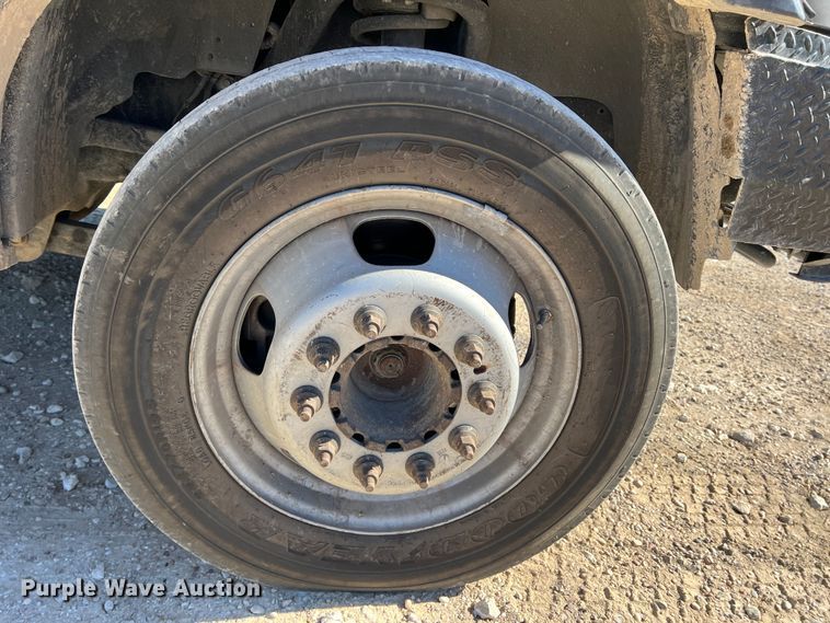 image for item DS2668 2015 Dodge Ram 5500HD  Crew Cab truck cab and chassis