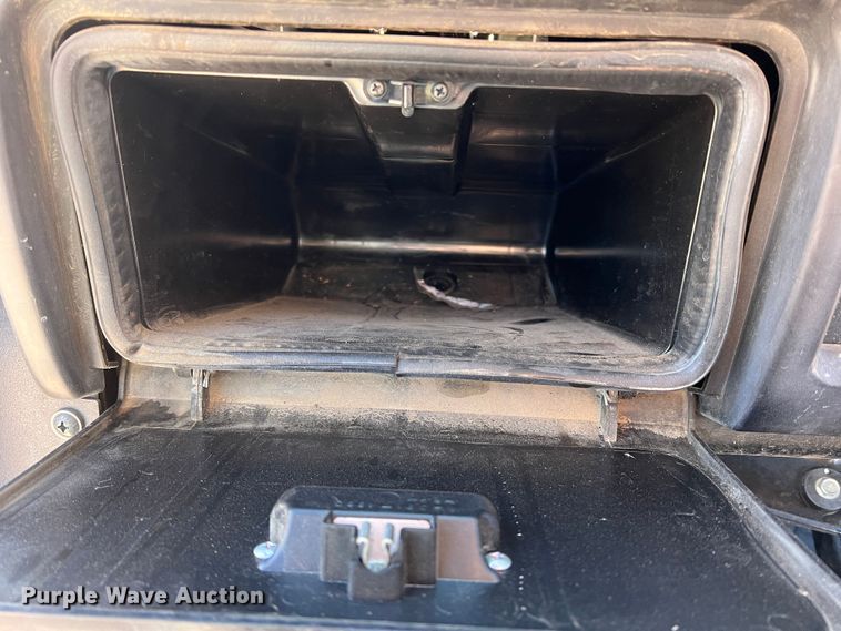 image for item DS2682 2014 Kawasaki Mule 4010  utility vehicle