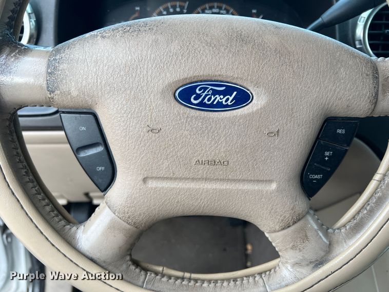 image for item DS2696 2003 Ford Expedition  SUV
