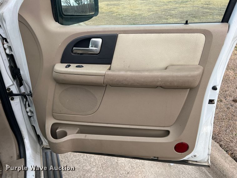 image for item DS2696 2003 Ford Expedition  SUV