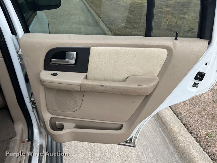 image for item DS2696 2003 Ford Expedition  SUV