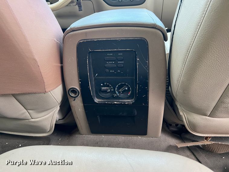 image for item DS2696 2003 Ford Expedition  SUV